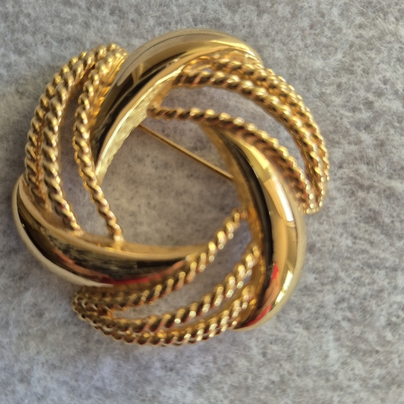 Brooch. Napier pin. Round vintage brooch - Picture 5 of 5